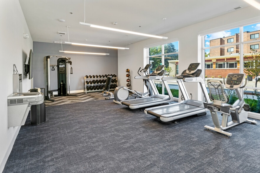 Building Photo - 5945 6th Ave