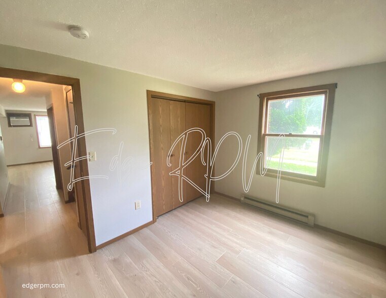 Building Photo - 306 Cedar Crest Dr