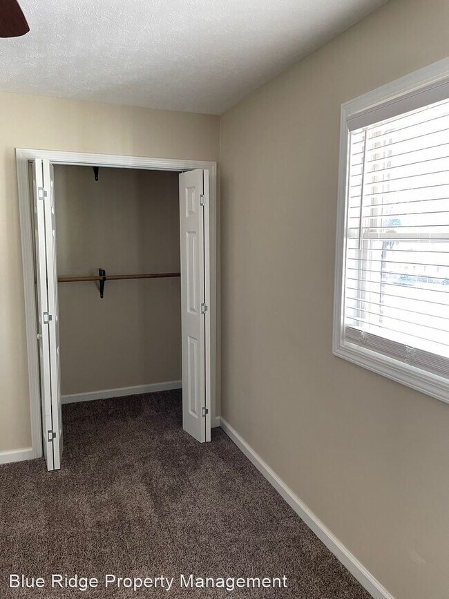 Building Photo - 2 br, 1.5 bath House - 730 Sir Echo Drive ...