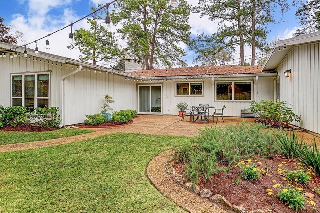 Building Photo - 1101 Guinea Dr