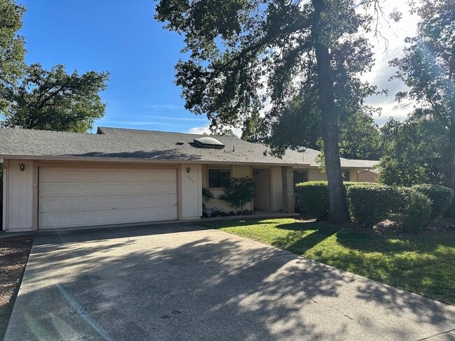 Building Photo - Nice well cared for home in desirable Edge...