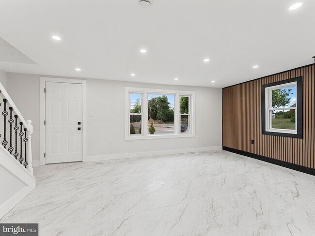 Building Photo - 308 Delsea Dr