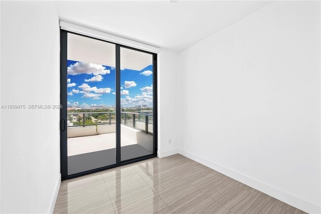 Building Photo - 2960 NE 207th St