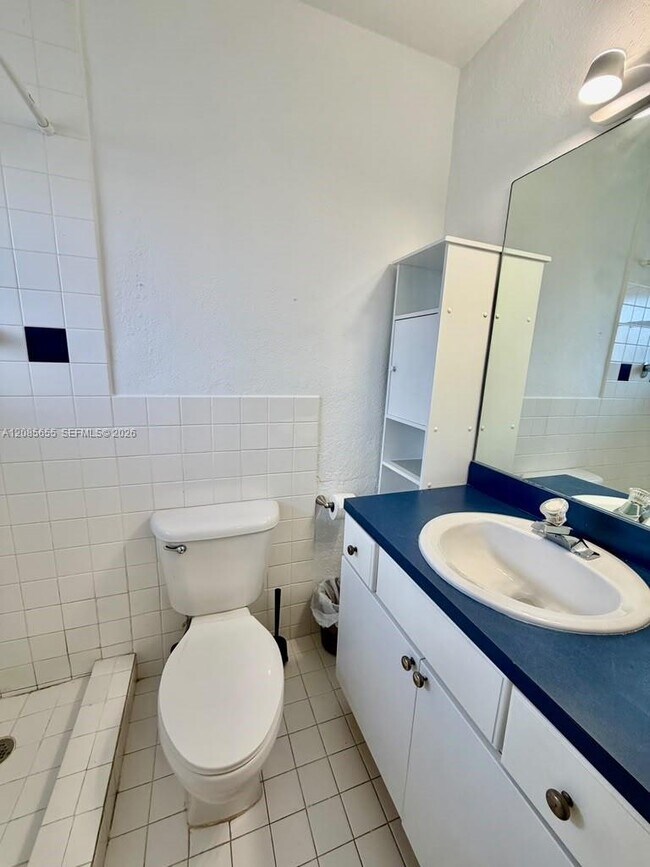 Building Photo - 8650 SW 67th Ave