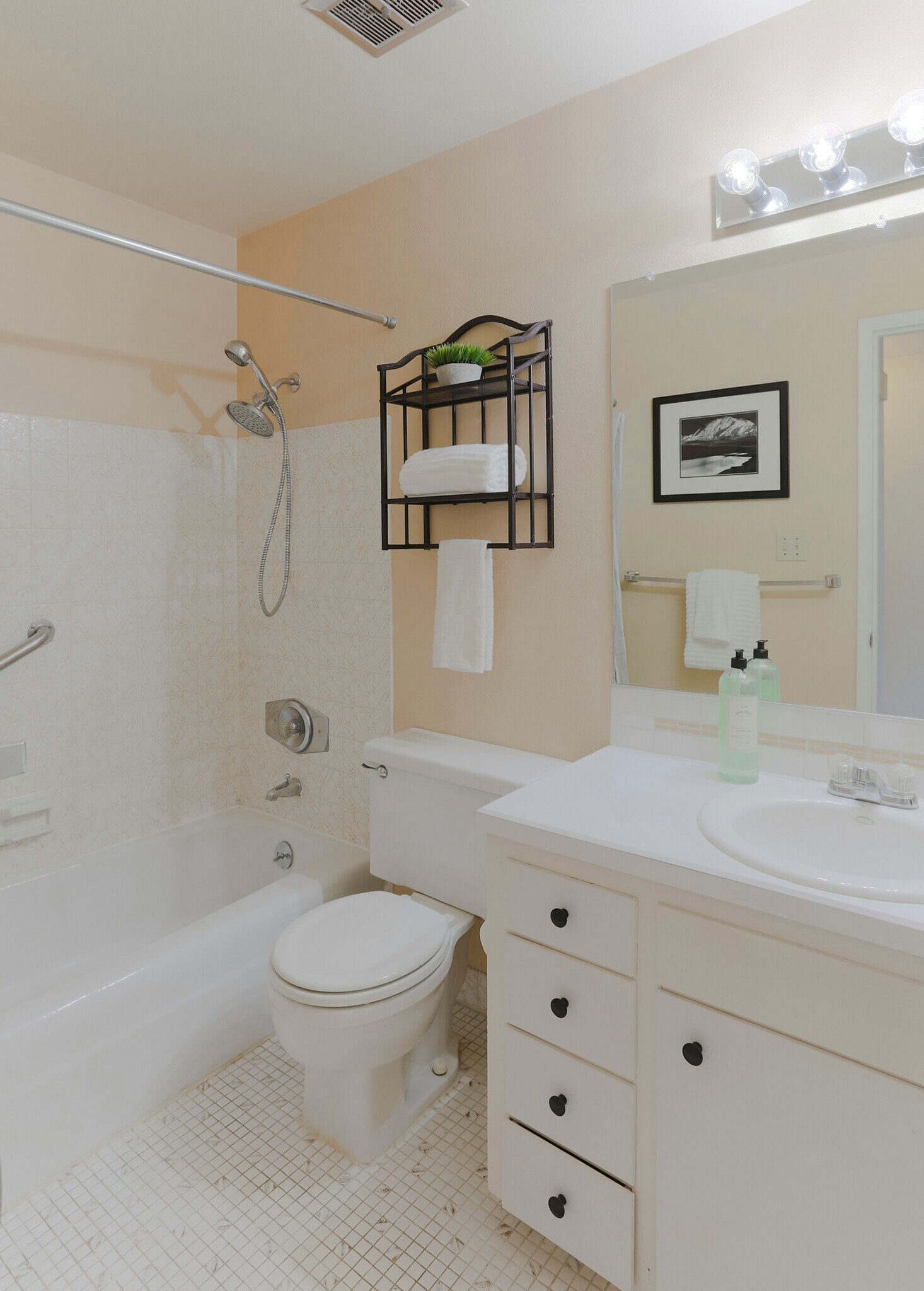 Building Photo - 911 N 73rd St