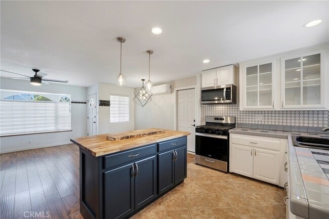 Building Photo - 13616 Hermes St