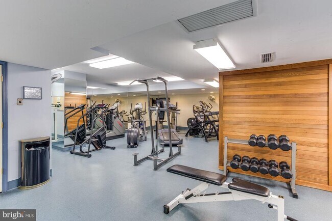 Building Photo - 3705 S George Mason Dr