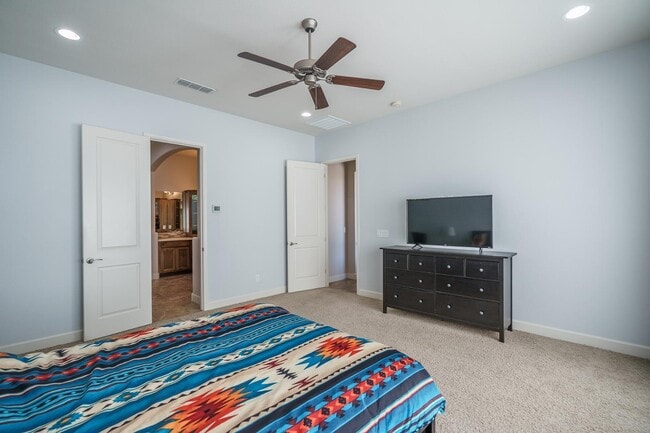 Building Photo - 18215 W Desert Sage Dr