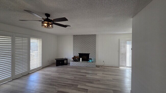 Building Photo - Beautifully remodeled pool home situated on a spacious quarter-acre lot