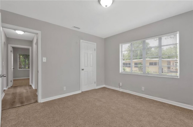 Building Photo - 925 17th St S