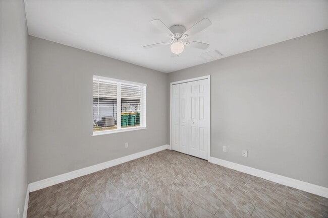 Building Photo - Duplex Unit For Rent In Port Charlotte