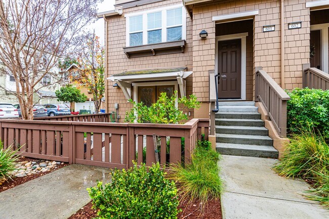 Building Photo - Modern 4BR Townhome w/ Solar, Tesla Powerwalls & 2-Car Garage