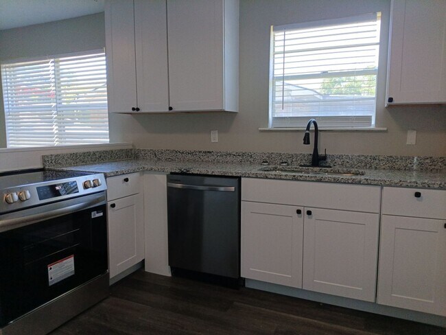 Building Photo - Spacious 3-Bedroom Home in Martinez – Great Location!