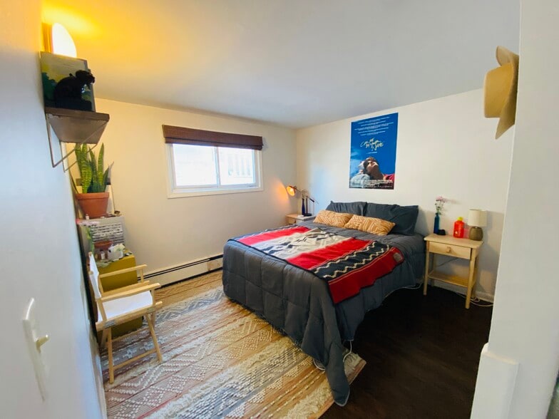 Bedroom 1 - 1800 Abbott Ave