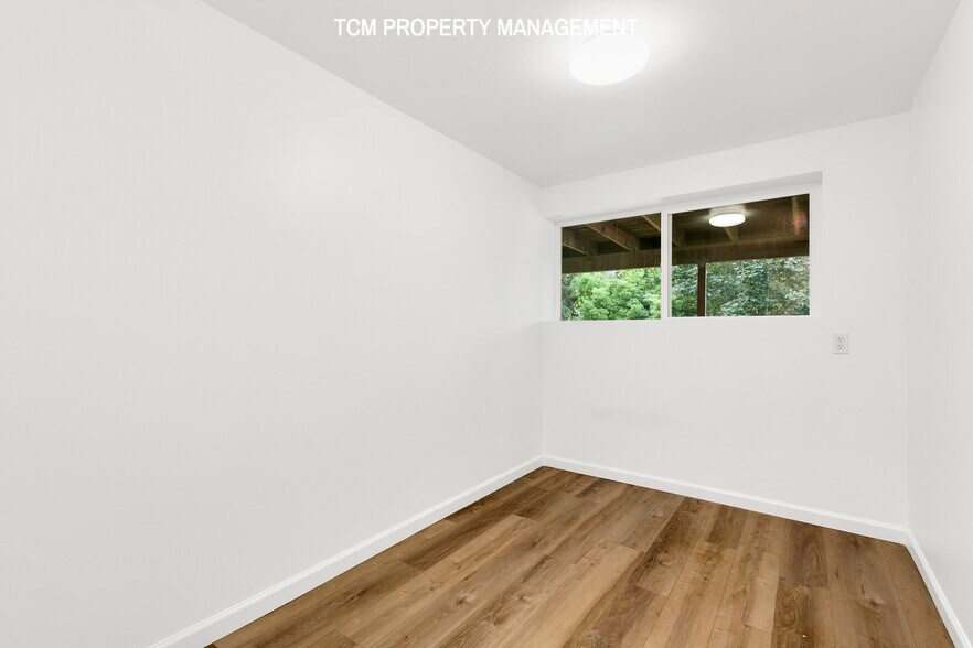 Building Photo - 4806 S 179th St