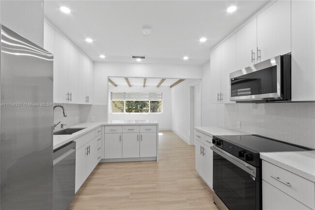 Building Photo - 1561 Alcala Ave