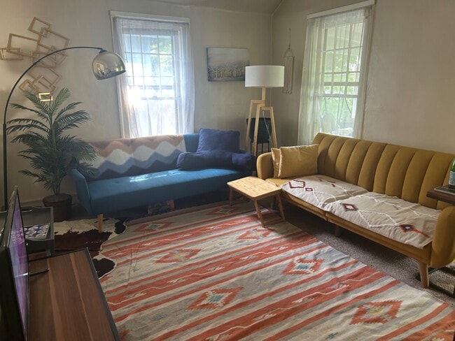 Building Photo - 410 Cascadilla St