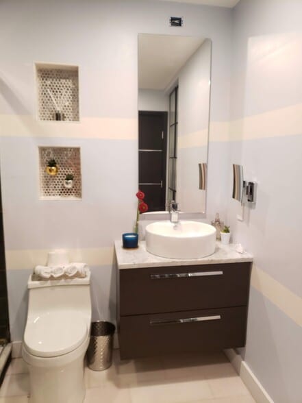 Building Photo - 215 Washington St