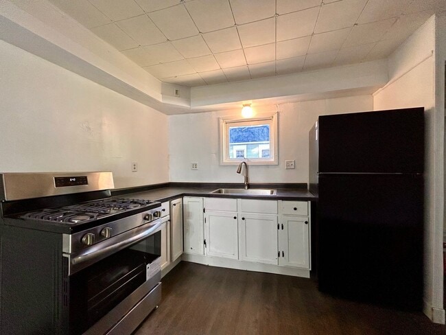 Building Photo - Four Bedroom Home in Northwest Grand Rapids - Rent Special!