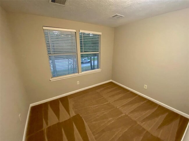 Building Photo - 16013 Sweetwater Fields Ln