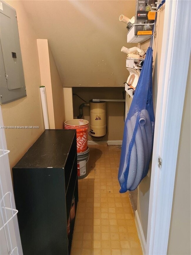 Building Photo - 9940 NW 6th Ct