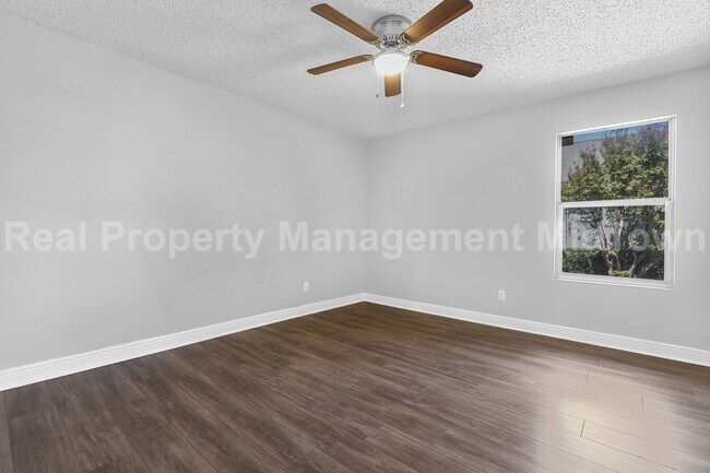 Building Photo - Beautiful 3 - Bedroom Home with pool in Ar...
