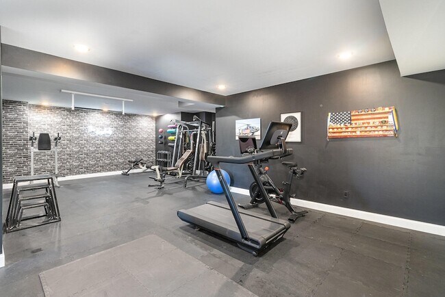 Building Photo - 1890 Williams Rd