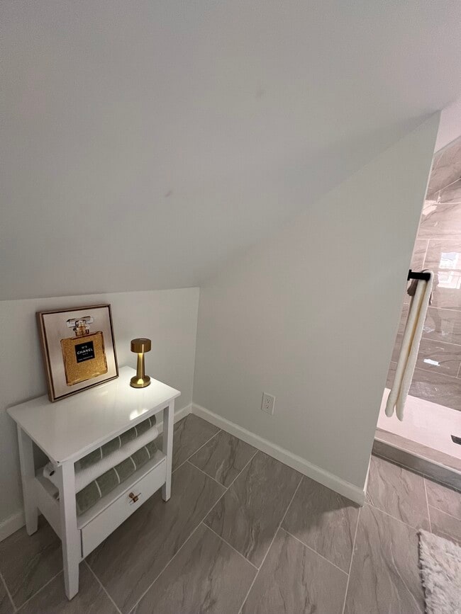 Building Photo - 1514 Parker Dr