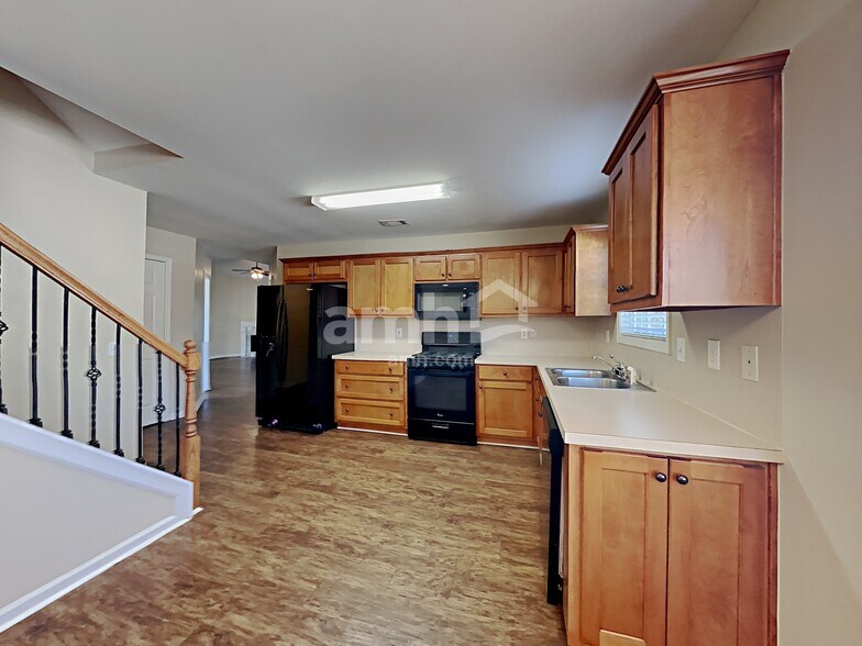 Building Photo - 3815 Hawk Tail Dr