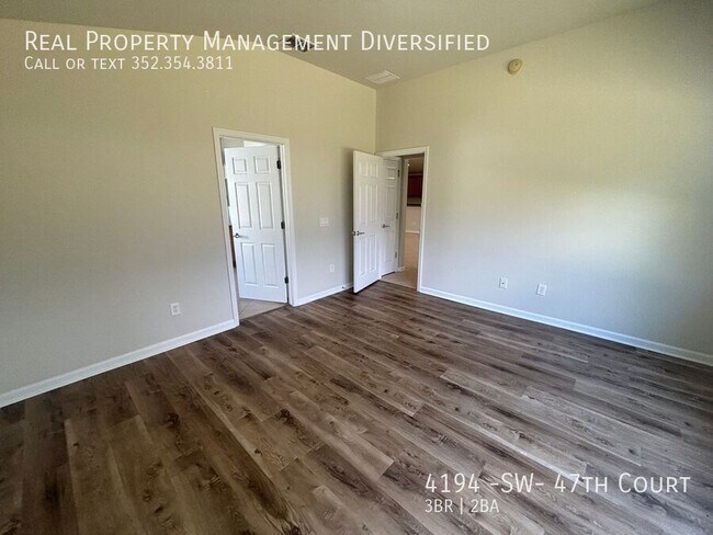 Building Photo - 4194 SW 47th Ct