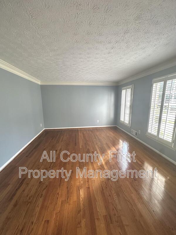Building Photo - 5621 Shadow View Dr SW