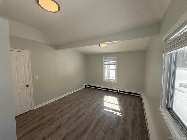 Building Photo - 26 Forest Ln