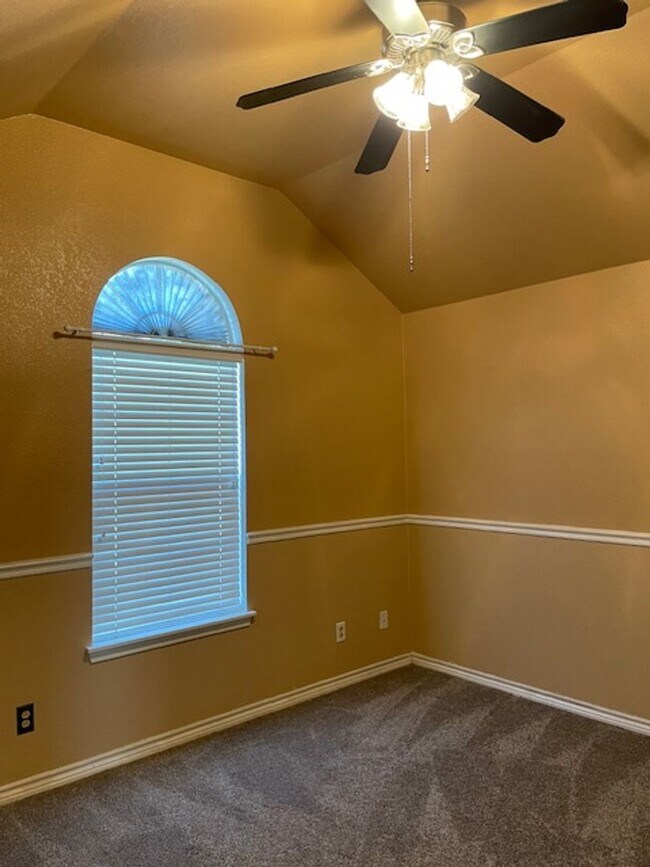 Building Photo - 1333 Princeton St