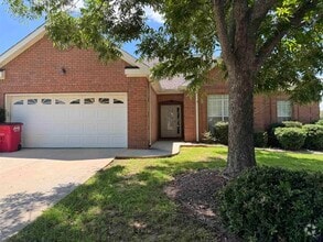 Building Photo - 106 Oldfield Ct