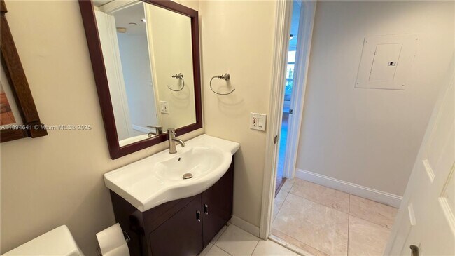 Building Photo - 3530 Mystic Pointe Dr