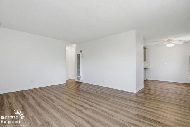 Building Photo - Bright and Inviting 2Bdm 1Ba Home in Escondido.