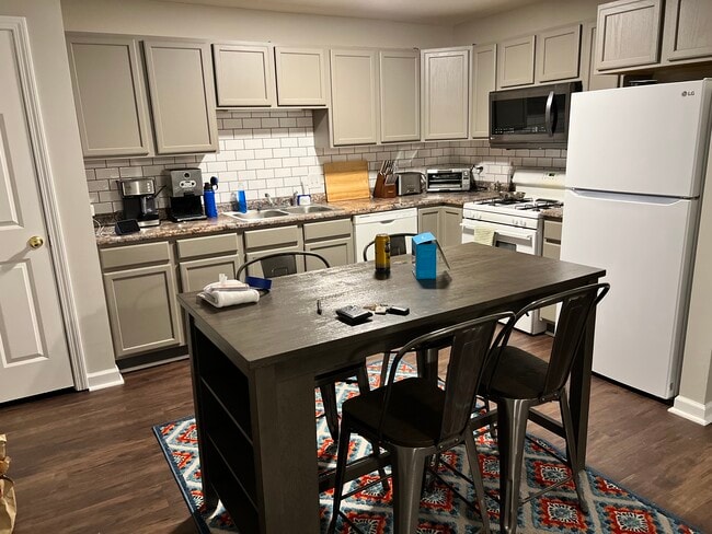 Building Photo - 235 Main St