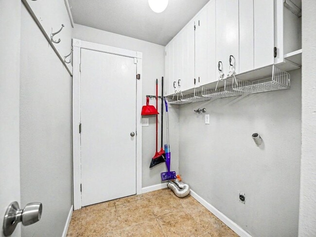 Building Photo - Spacious 4-Bedroom Lacey Home with A/C, Basement Bonus Space & Wetlands Privacy