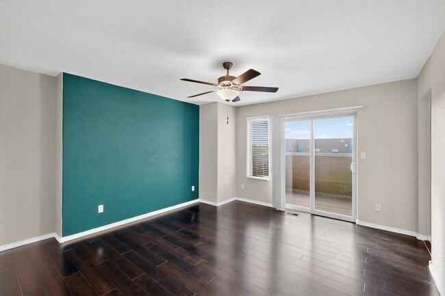 Building Photo - Executive 2 story Town house 4 Bedroom 3 b...