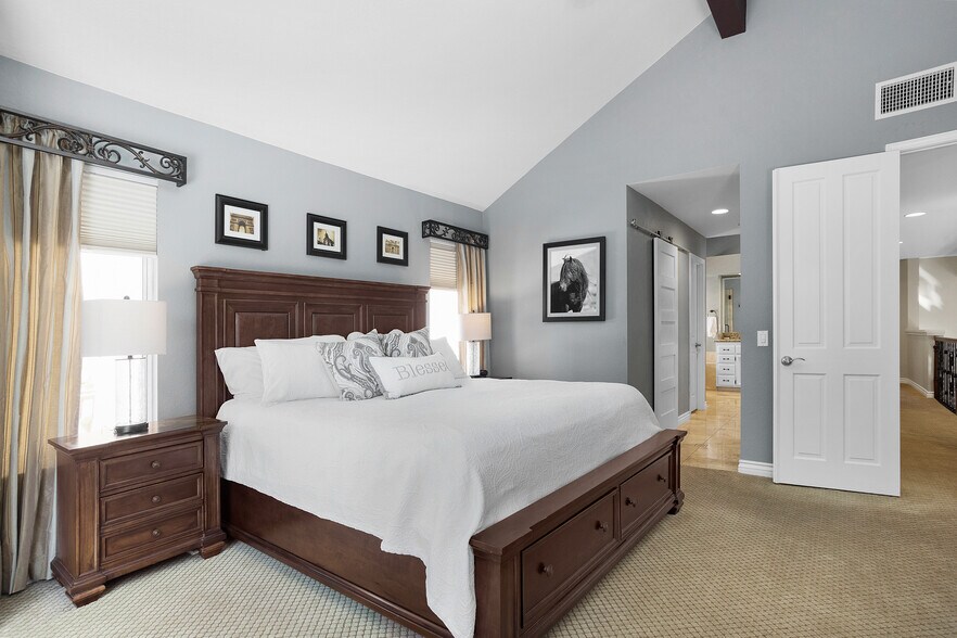 dual closets including walk in - 35 Inverary