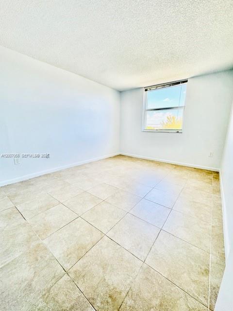 Building Photo - 2425 NE 135th St