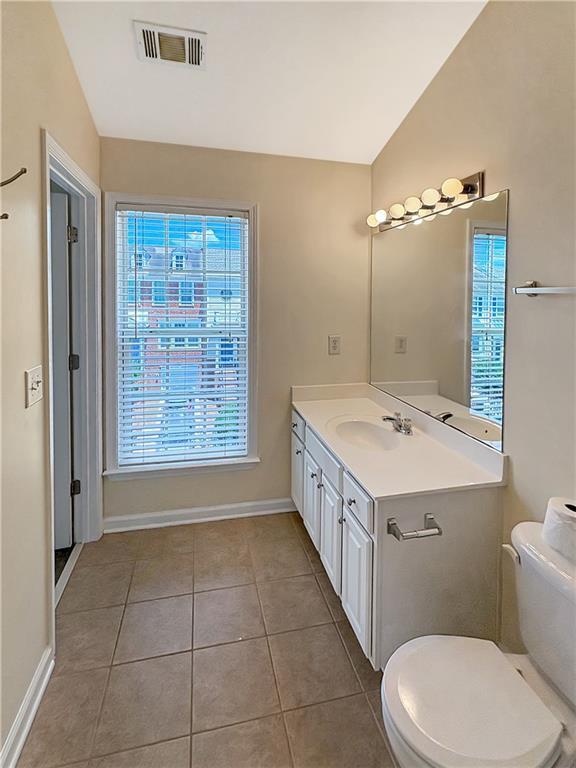 Building Photo - 1384 Thornborough Dr