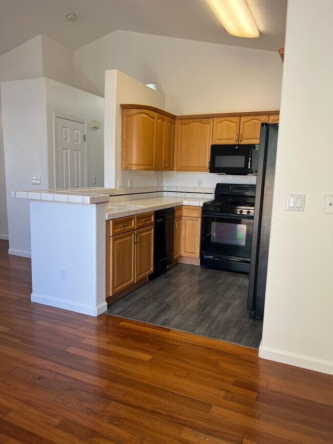 Building Photo - 6247 Ingleston Dr