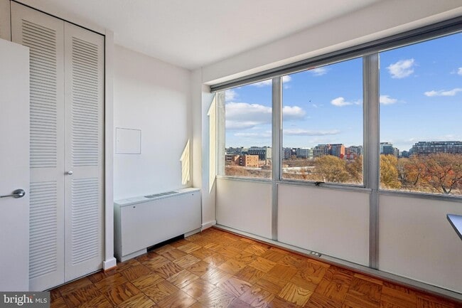 Building Photo - 1301 Delaware Ave SW