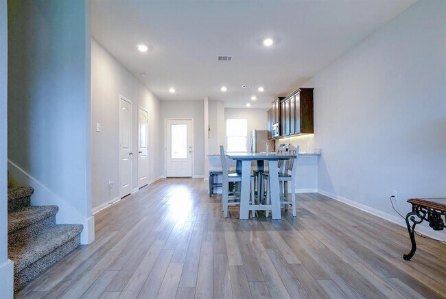 Building Photo - 212 Star Spangled Dr