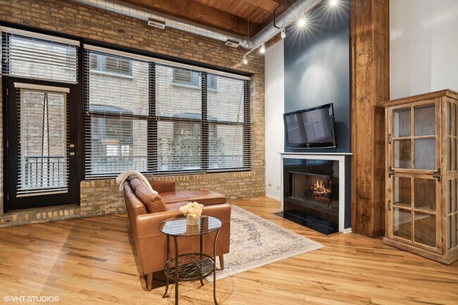 Building Photo - 226 N Clinton St