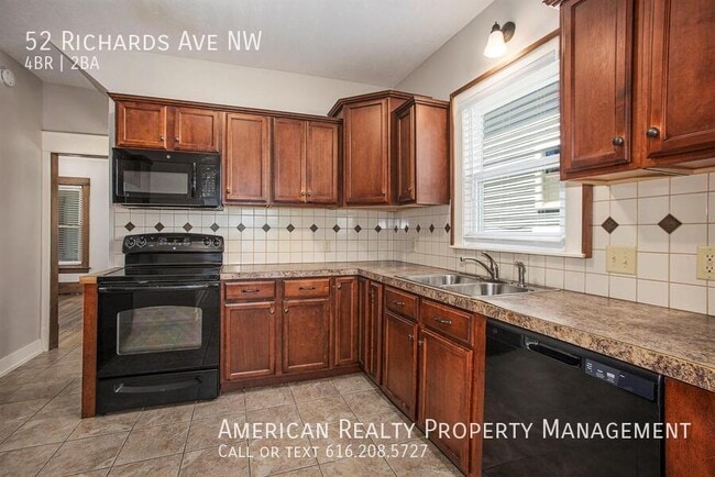 Building Photo - 52 Richards Ave NW