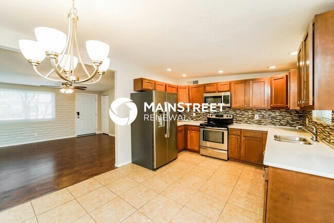 Building Photo - 3 Bedroom Pet-Friendly Home in Tucson, AZ ...