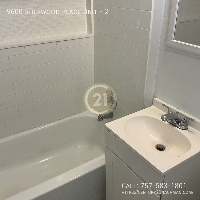 Building Photo - 9600 Sherwood Pl