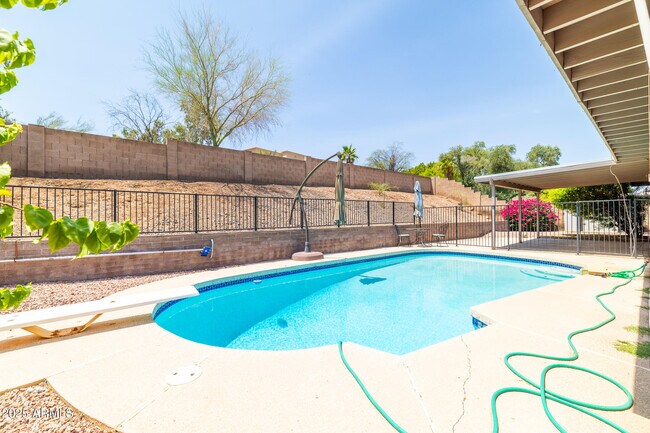 Building Photo - 2847 E Acoma Dr